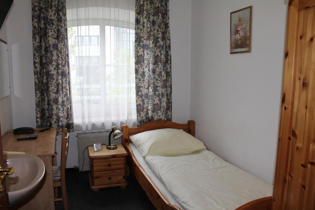 Pension Locarno Munich Room photo