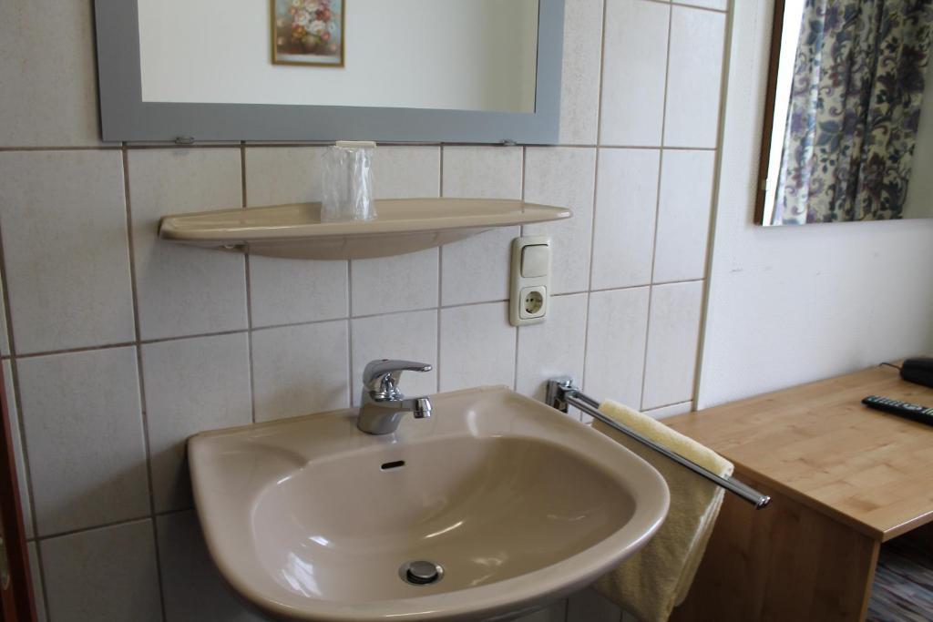 Pension Locarno Munich Room photo