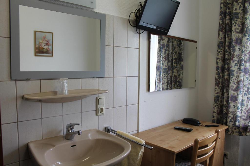 Pension Locarno Munich Room photo